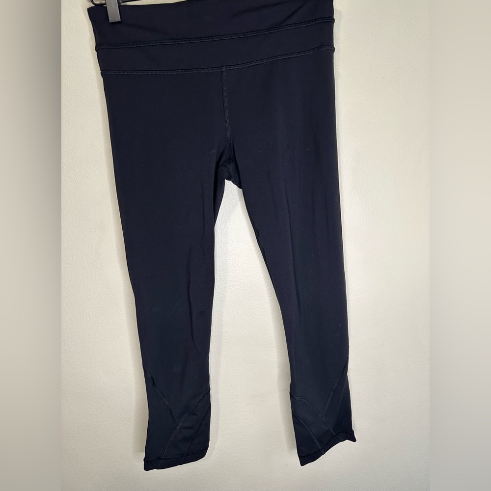 Womens lululemon leggings size 4, GUC, 23 inch inseam